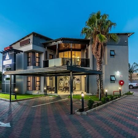 The Melva Guest House Gaborone Ngoại thất bức ảnh
