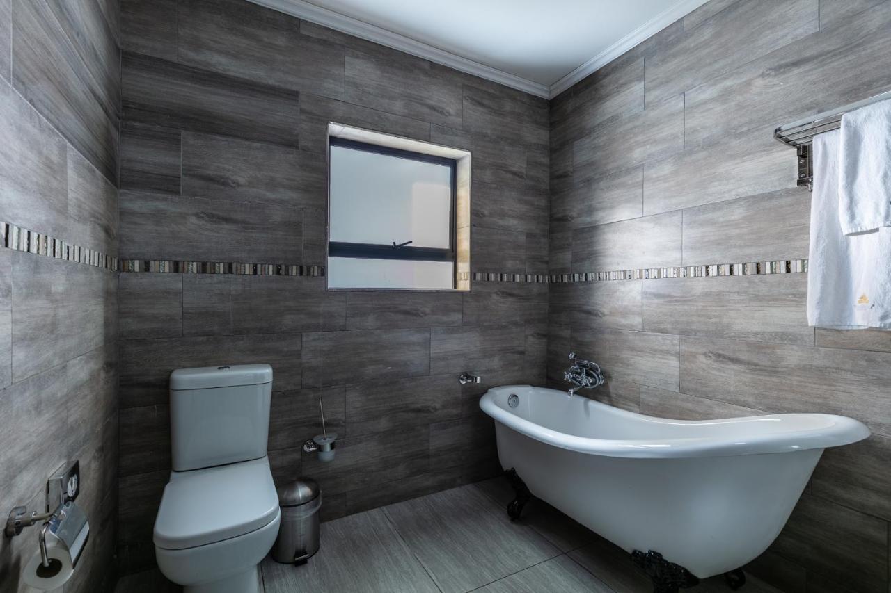 The Melva Guest House Gaborone Ngoại thất bức ảnh